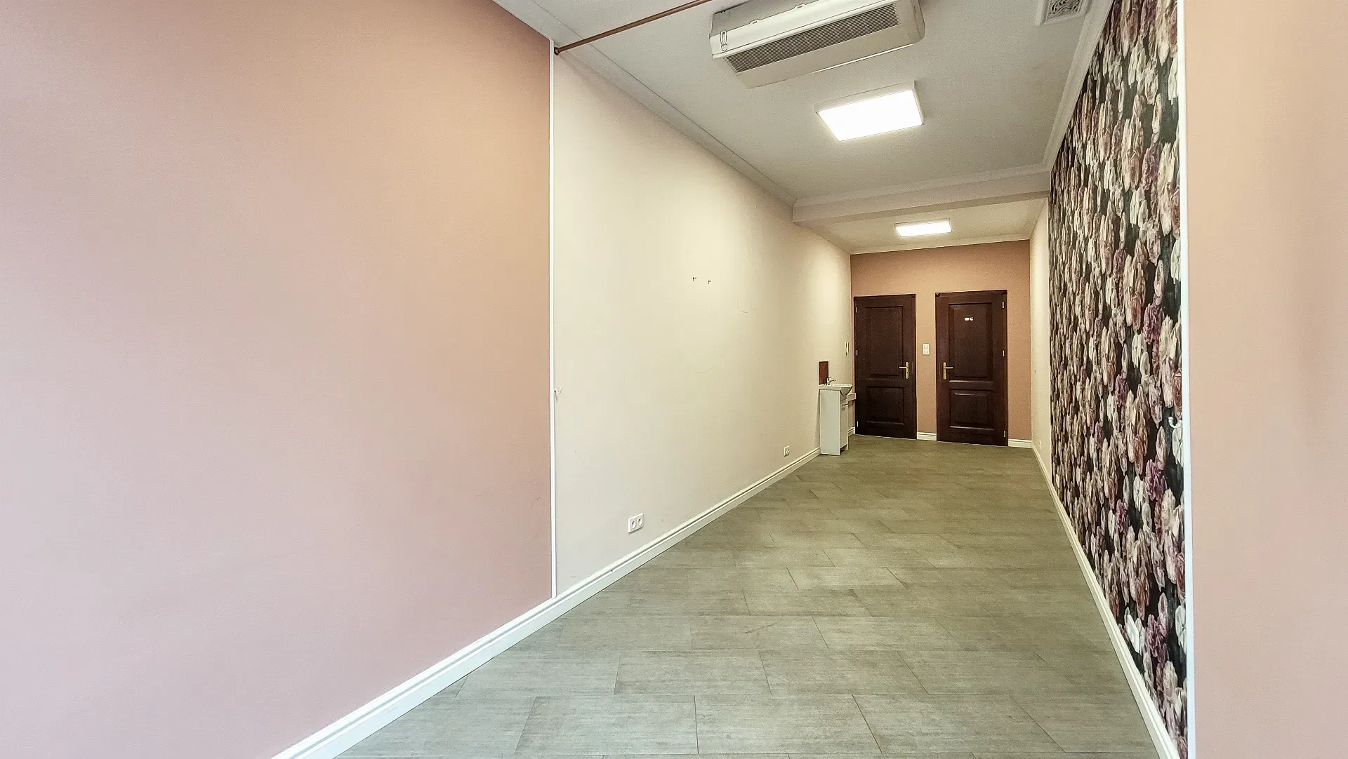 Lokal usługowy w centrum | Witryna | Klimatyzacja 4